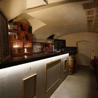Roy's Pub