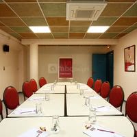 Salle Adler disposition en table de réunion