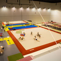 Salle trampoline gym acrobatique