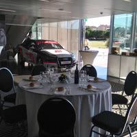 Diner au salon d'exposition