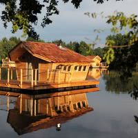Le Village Flottant de Pressac