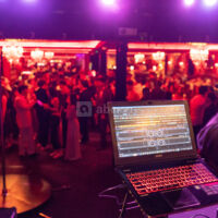 Salle de réception format cocktail debout soirée dj