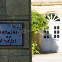 Entrée du Domaine de Pémejot