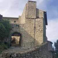 Château du Poët-Célard - Les remparts