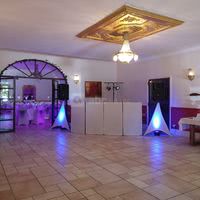 Piste de danse aménagée dans la salle de jeux