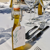 Détail sur la table des invités