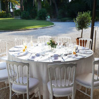 Table sous la pergola