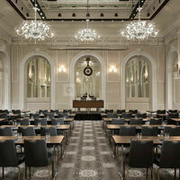 Salon Baccarat Disposition classe