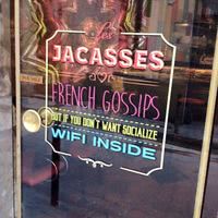 Les Jacasses