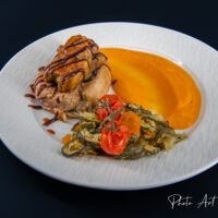 Filet de Veau réduction Banyuls et son escalope de foie gras, écrasé de patate douce et légumes frais