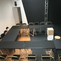 Salle principale (table en U)