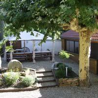 Salle et terrasse