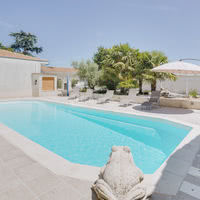 Piscine hôtel oliveraie