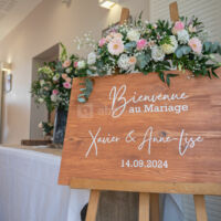 Accueil avec panneau des signataires, photobooth à la demande