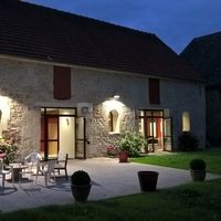 La Croisée éclairages extérieurs le soir