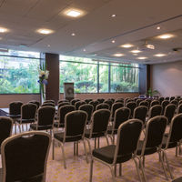 Salon le Monde avec double projection
