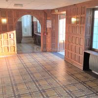 Salon boisé d'accueil