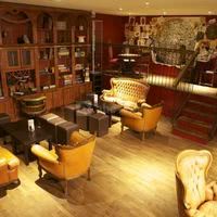 Dernier Bar Avant la Fin du Monde