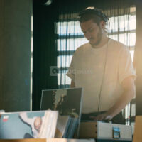 Animation DJ Set avec bar à vinyles