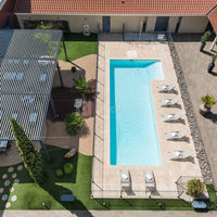 Piscine et jardin