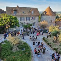 Le Village de Sully