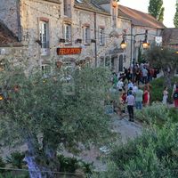 Le Village de Sully