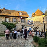 CEREMONIE LAIQUE DEVANT LA MAIRIE