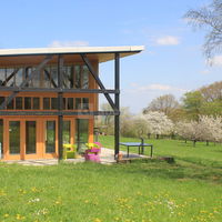 Pavillon (salle de réunion + gîte)