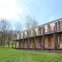Vue extérieur des chambres (un balcon par chambre)