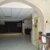 La salle vue de l'entrée
