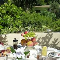 Petit déjeuner en terrasse