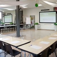 Salle de séminaire en U