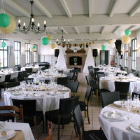 Salle Roseau - Tables rondes