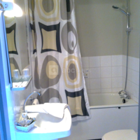 Gîte - salle de bain d'une chambre