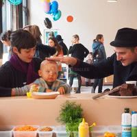 Marché de créateurs dans la bibliothèque