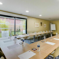 Salle de réunion en U