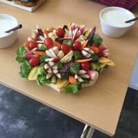 Buffet midi 21 Avril salle de pause