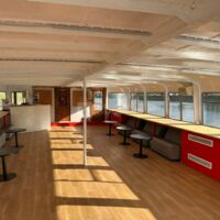 Terrasse couverte avec mobilier