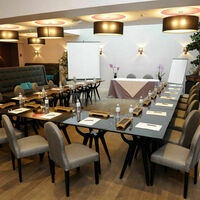 Salle en style u