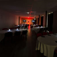 Salle de restauration 120 m2 : Jusqu'à 80 personnes en table ovale