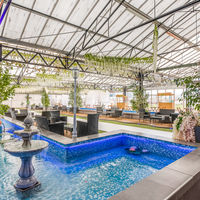 Salle avec jardin