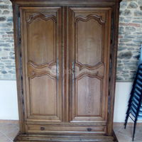 Armoire à verres et couverts