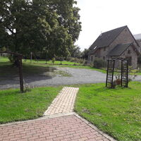Jardin devant la salle