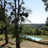 Piscine avec vue sur le verger
