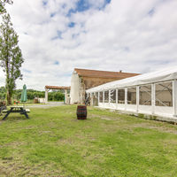 Barnum de 180 m²