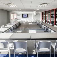 Salle de réunion modulable et entièrement équipée