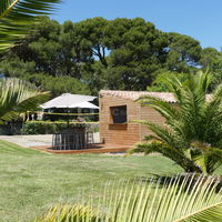 Espace détente piscine ,bar exterieur