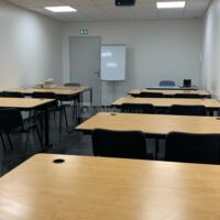 Salle de réunion spacieuse pour vos présentations à Auxerre