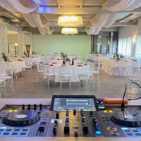 Salle de mariage avec piste de danse