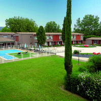 Piscine et jardin